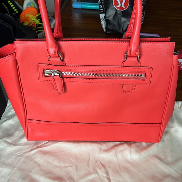 Women’s leather Coach purse - Picture 2 of 3